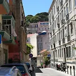 Mouraria House And Quiet With A Balcony *