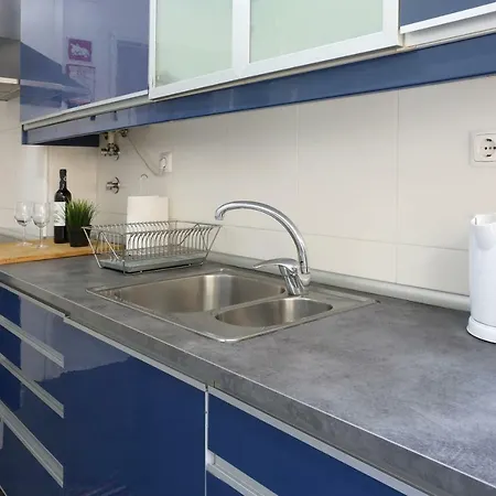 Mouraria House And Quiet With A Balcony *